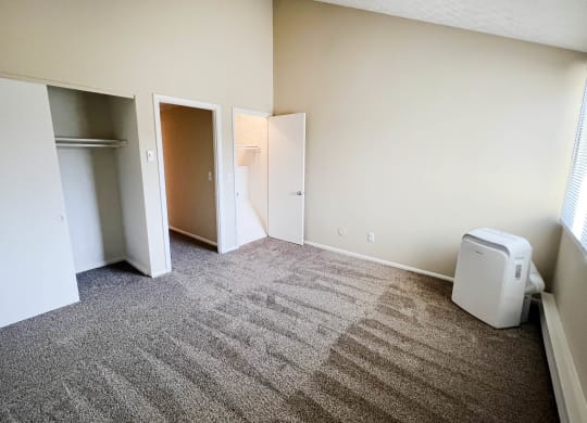 Master Carpeting  at Concord Woods Apartments, Ohio