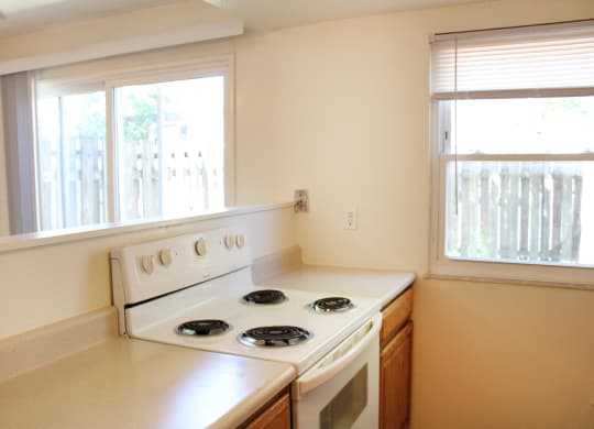 Windows in kitchen at Miamisburg by the Mall, Miamisburg