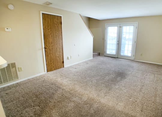 Vacant Bedroom at Woodhills Apartments, Ohio, 45449