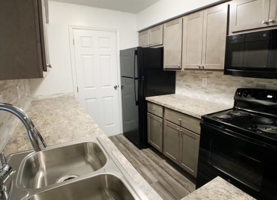 Fully Furnished Kitchen at Steeplechase Apartments, Loveland, 45140