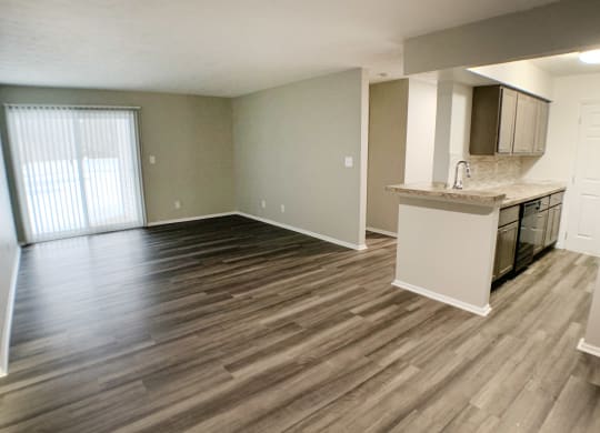 Unfurnished Living Room at Steeplechase Apartments, Ohio, 45140