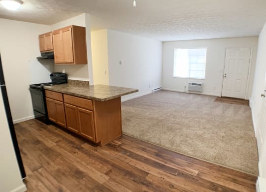 Kitchen Unit at Wyndemere Apartments, Franklin, OH