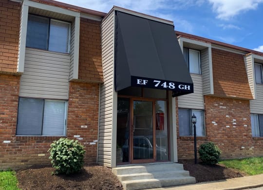 Grand Entrance at East Pointe Apartments, Cincinnati, 45245