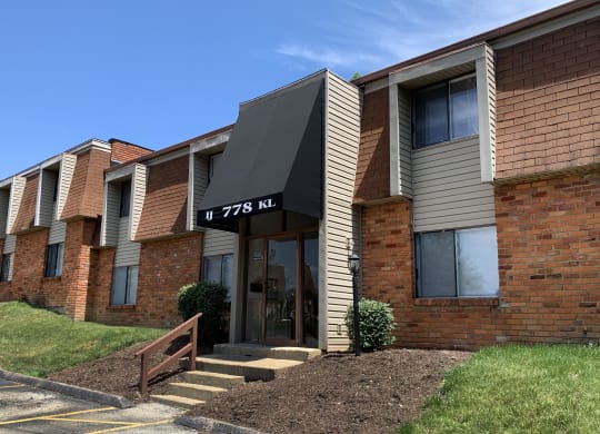 Elegant Exterior View  at East Pointe Apartments, Cincinnati, OH