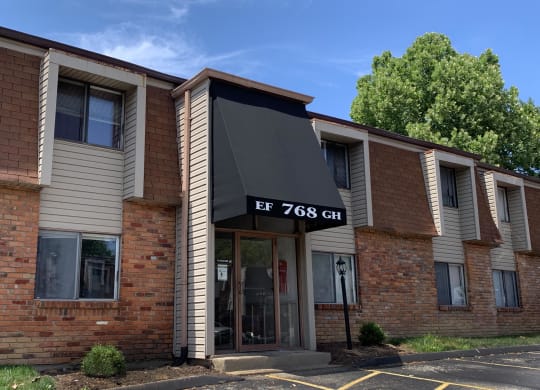 Elegant Exterior View Of Property at East Pointe Apartments, Cincinnati