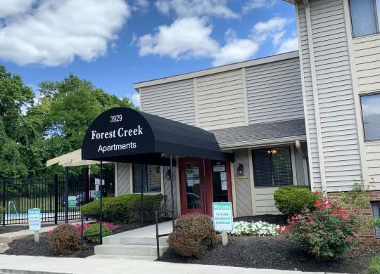 Leasing Office at Forest Creek Apartments, Ohio