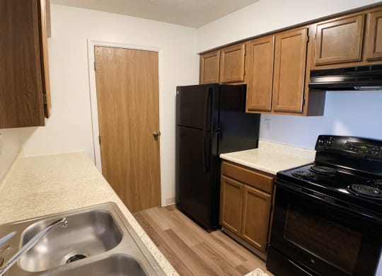 Modern Kitchen at Steeplechase Apartments, Ohio, 45140