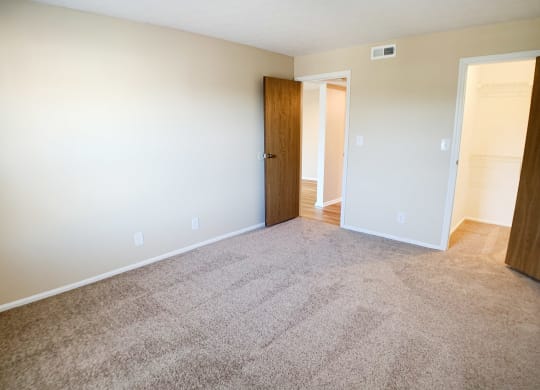 Master Carpeting at Steeplechase Apartments, Ohio, 45140