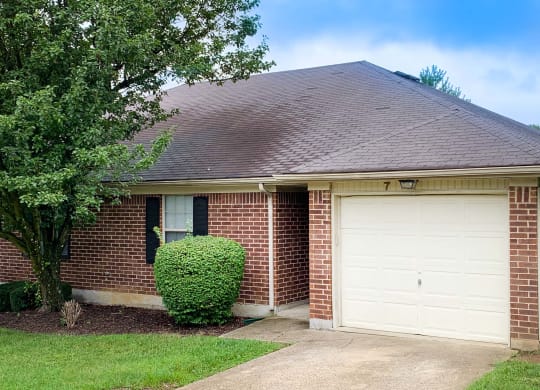 Houses with attached garages  at Hartland Place, Lexington, 40517