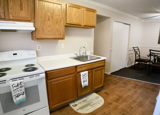 Fully Equipped Kitchen at Crown Court Apartments, Florence, 41042