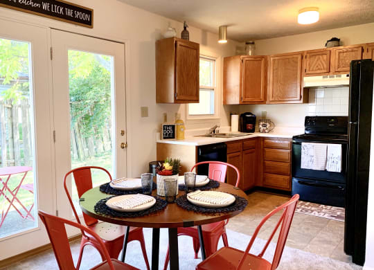 Dining and Kitchen at Hartland Place, Lexington, KY
