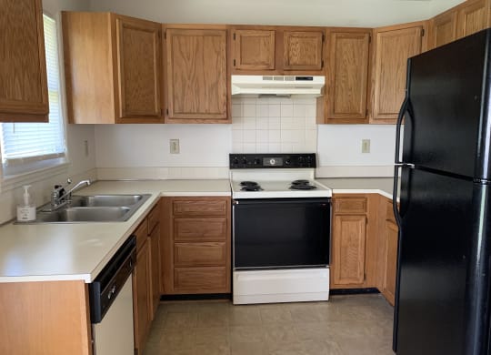 Fully Equipped Kitchen With Ample Storage  at Hartland Place, Kentucky, 40517