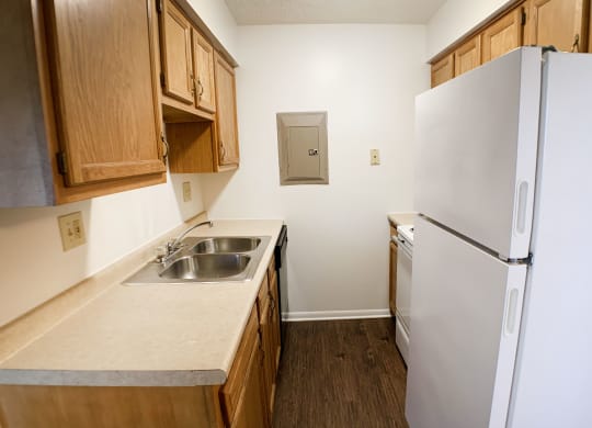 Kitchen  at Crown Crossing Apartments, Ohio