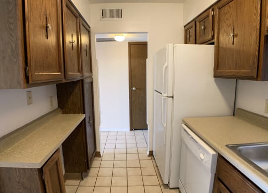 Indian Lookout Kitchen gallery at Indian Lookout Apartments, Cincinnati, Ohio