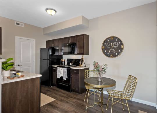 Dining and kitchen at Parkway Trails, Florence, Kentucky