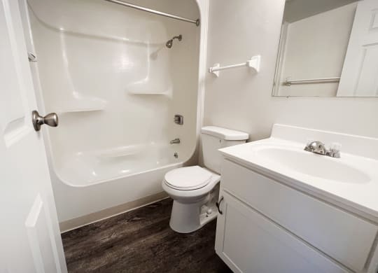 Indian Lookout Renovated 1 at Indian Lookout Apartments, Cincinnati