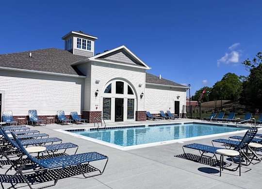Lounge Swimming Pool With Cabana at Hebron Station Apartments, Hebron, 41048