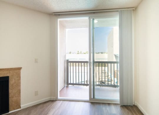 Clarington_1Bed1BathLivingRoomWithBalcony