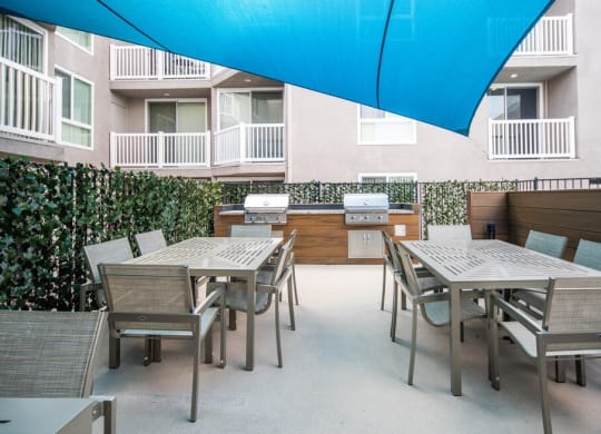 Apartment for rent in Culver City with grills and outdoor seating