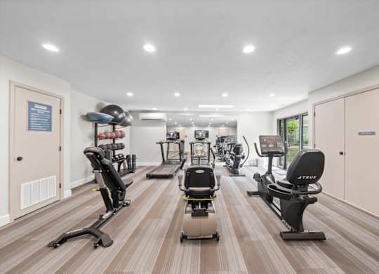 Fitness center at Cloverset Active Adult Apartments, Kansas City, 64114
