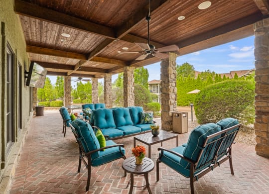 Avignon Apartments Outdoor Lounge in Olathe, Kansas