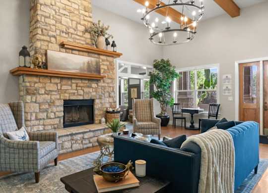 Fireplace Lounge at Stonepost Lakeside Apartment Homes, Kansas
