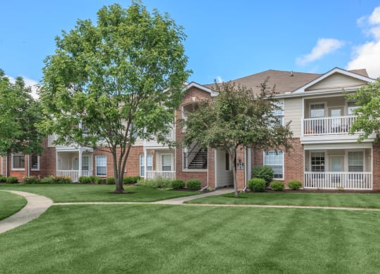 Building exterior at Creekside Apartments, Overland Park