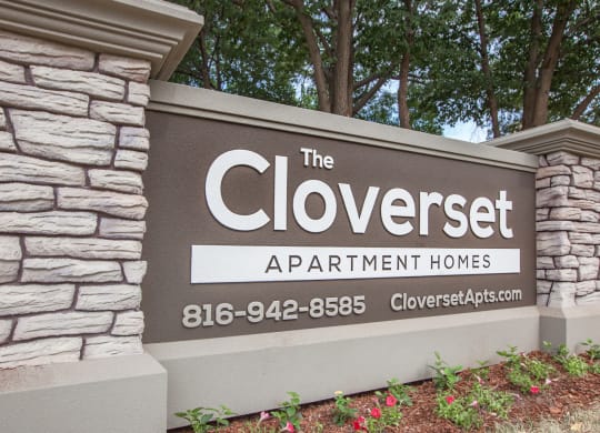 Signature1 at Cloverset Valley Apartments, Kansas City