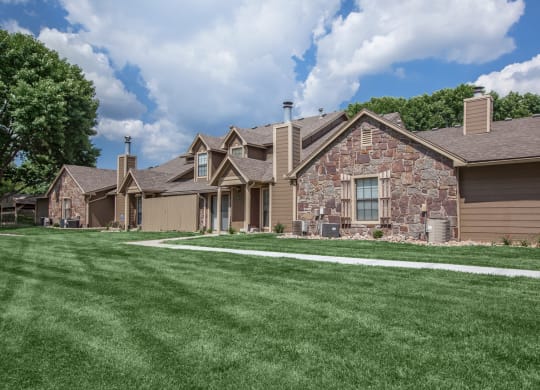 Lush Green Landscaping at Waterford Place Apartments & Townhomes, Kansas