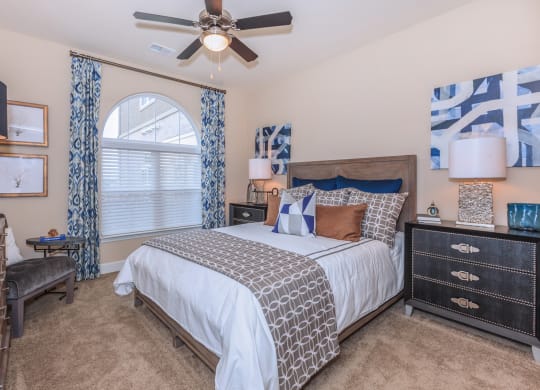 Bedroom With Ceiling Fan at Sorrento at Deer Creek Apartment Homes, Overland Park, 66213
