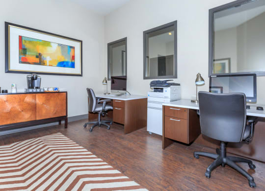 Officeat West 39th Street Apartments, Missouri, 64111