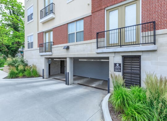 Entranceat West 39th Street Apartments, Kansas City, MO