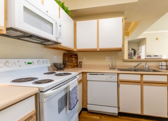 Kitchen cabinets and appliances at Crescent, Lenexa, KS, 66219
