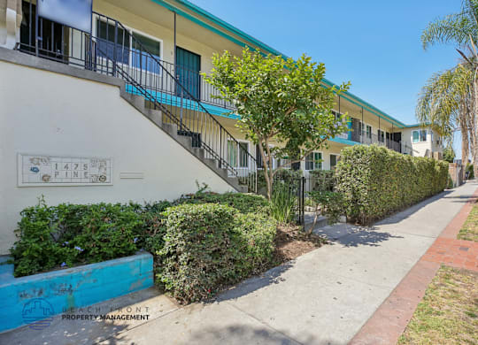 A building with a sign that reads