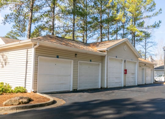 Brentwood Downs Rentable Garages