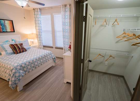 walk-in closet