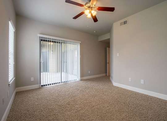 open floor plan in apartments in webster tx