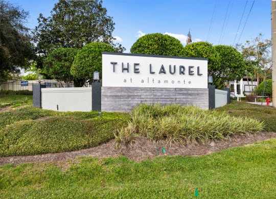 the laurel at alamo park entrance sign