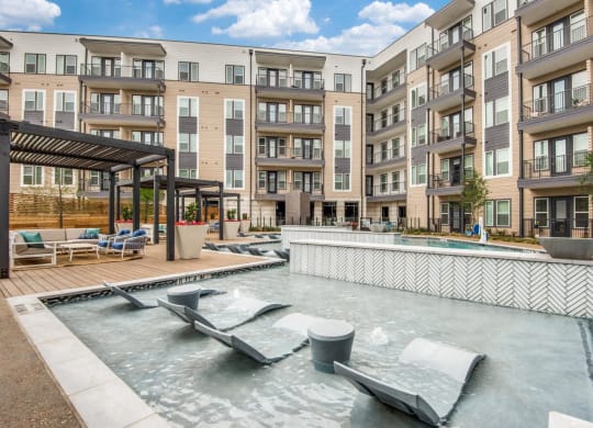 Jefferson Innova Pool