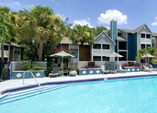 Twelve Oaks Sparking Pool with Furnishings
