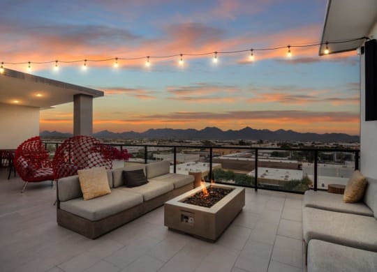 Outdoor Seating Apartment North Scottsdale
