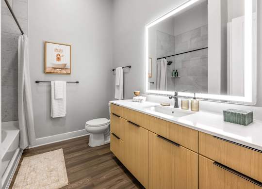 Modern Bathroom at Parkway Crossings, Kissimmee Florida