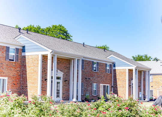 Property Exterior View at Governor Square Apartments, Indiana, 46032