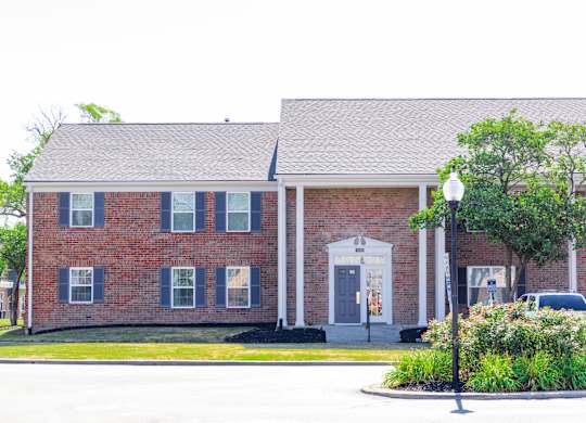 Exquisite Exterior Designs at Governor Square Apartments, Carmel