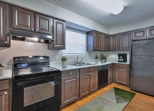 Kitchen at Landmark at Lyncrest Reserve Apartments, Nashville, Tennessee