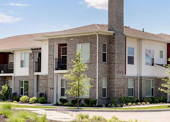 Exterior building at Echo Park at Perry Crossing Apartments, Plainfield