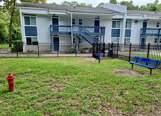 On-site pet park at pet-friendly 39th Avenue Apartments, Gainesville, Florida