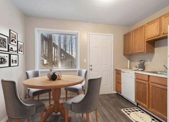 Mableton Ridge Apartments in Mableton GA photo of Comfy Kitchen with Appliances