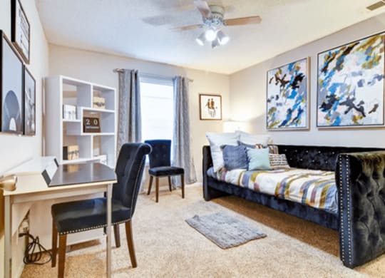 Wyndcliff Galleria Apartments Smyrna Ga spacious living room
