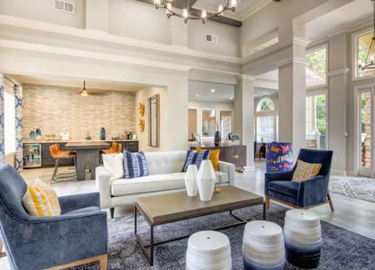 Duluth, GA Apartments – Grande Club – clubhouse with seating